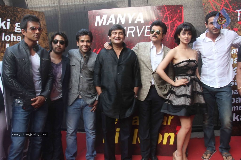 Shootout at Wadala Press Meet - 40 / 86 photos