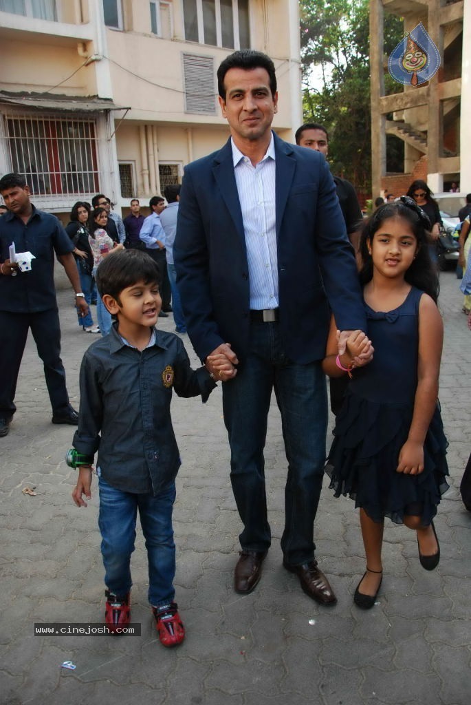 Shootout at Wadala Press Meet - 43 / 86 photos