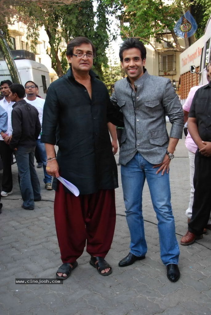 Shootout at Wadala Press Meet - 50 / 86 photos