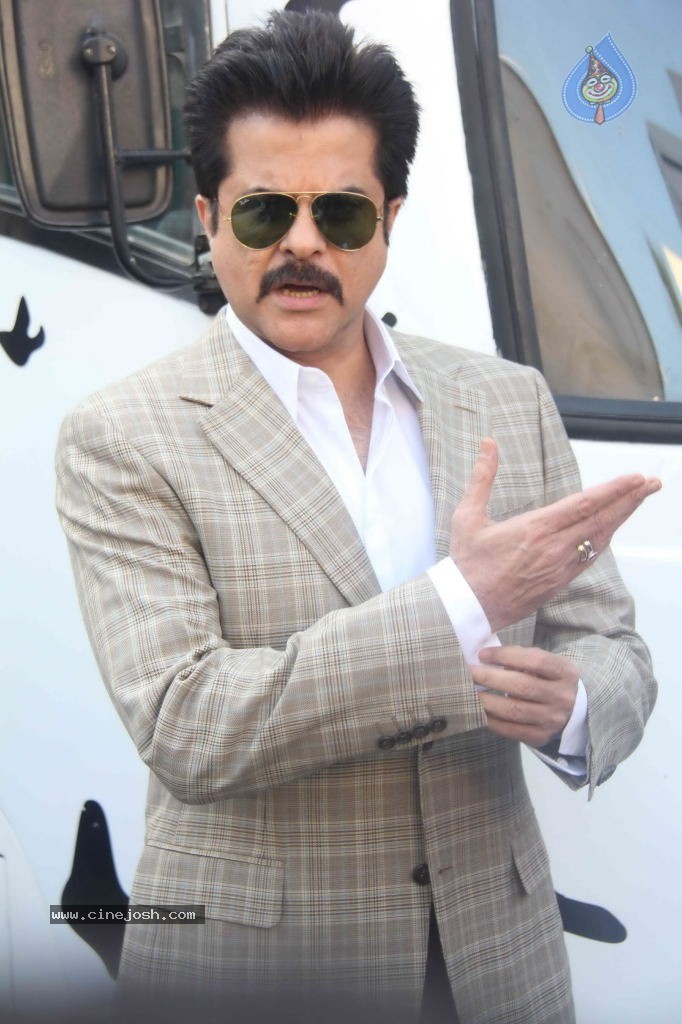 Shootout at Wadala Press Meet - 64 / 86 photos