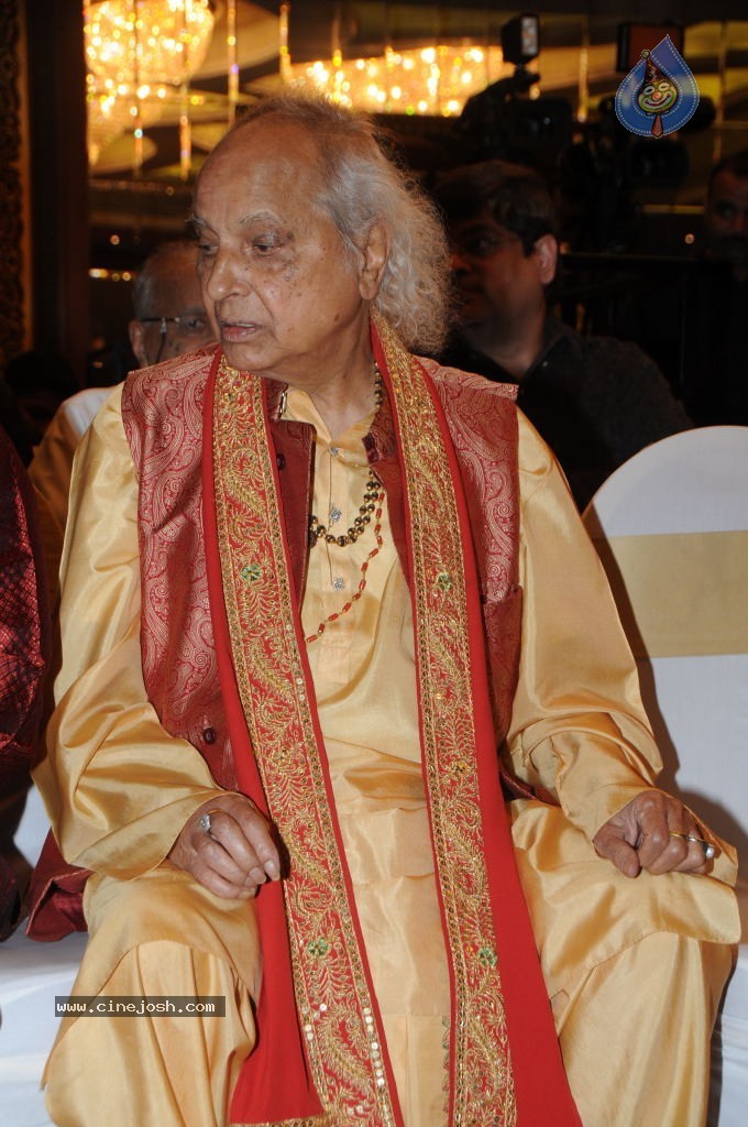 Shreya Ghoshal Humnasheen Ghazal Album Launch - 32 / 42 photos