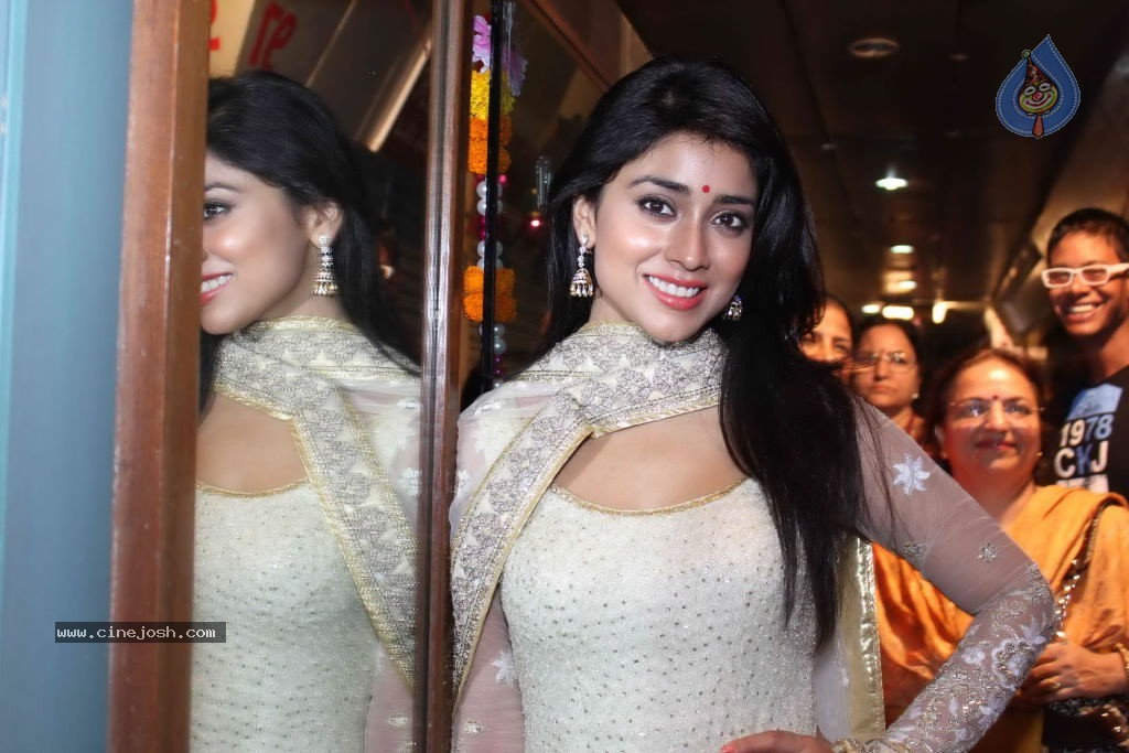 Shriya Launches Inner Wheel Club Store - 6 / 33 photos