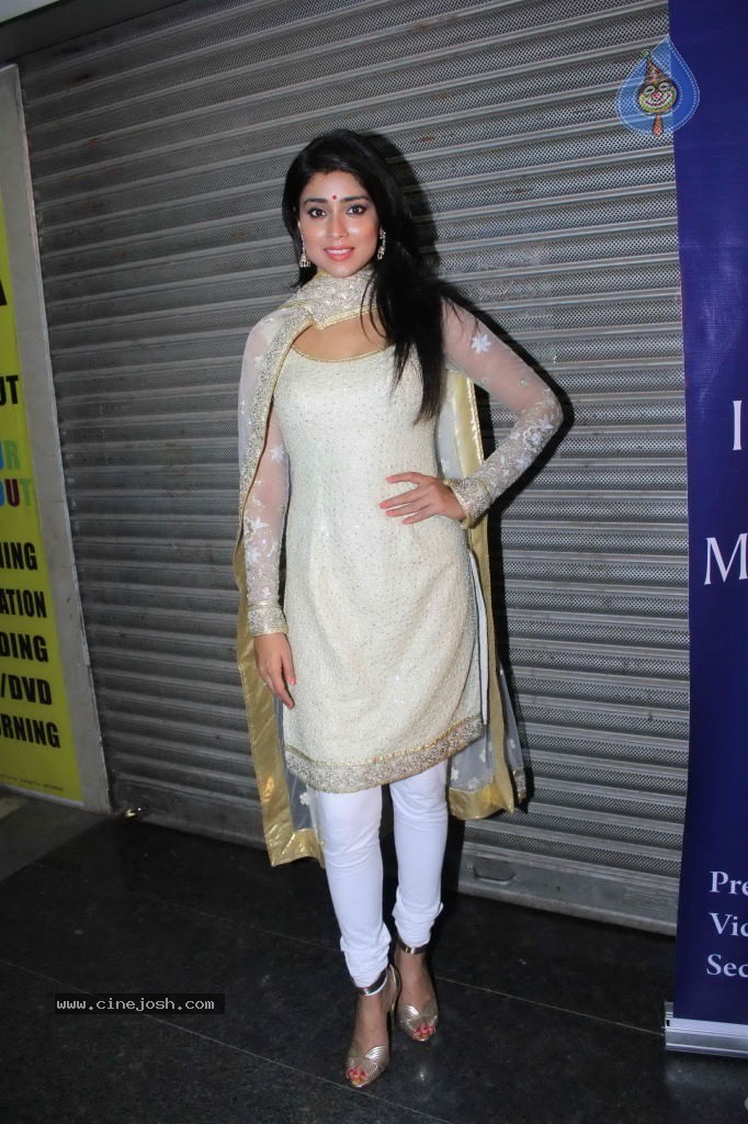 Shriya Launches Inner Wheel Club Store - 31 / 33 photos