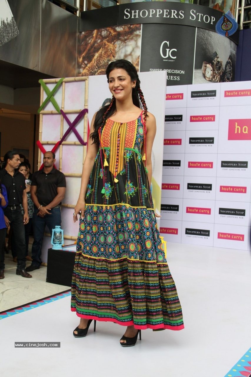 Shruti Haasan at Haute Curry Fashion Show - 47 / 49 photos