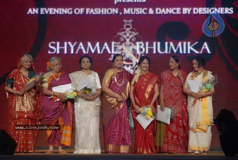 Shyamal Bhumika Ahmedabad Fashion Show - 42 / 83 photos
