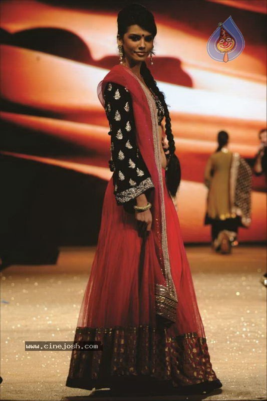 Shyamal Bhumika Ahmedabad Fashion Show - 50 / 83 photos