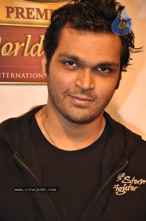 Signature Premier Model Hunt - 16 / 25 photos