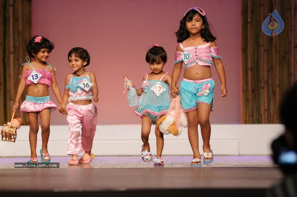 Silhouettes 16th Annual Fashion Awards 2012 - 11 / 45 photos