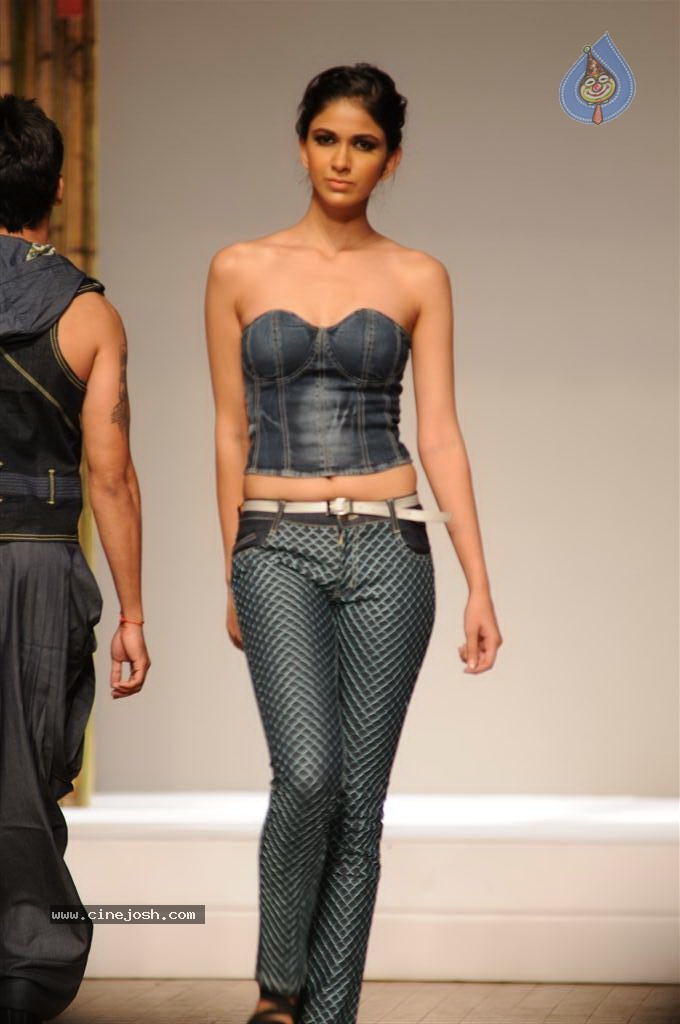 Silhouettes 16th Annual Fashion Awards 2012 - 17 / 45 photos