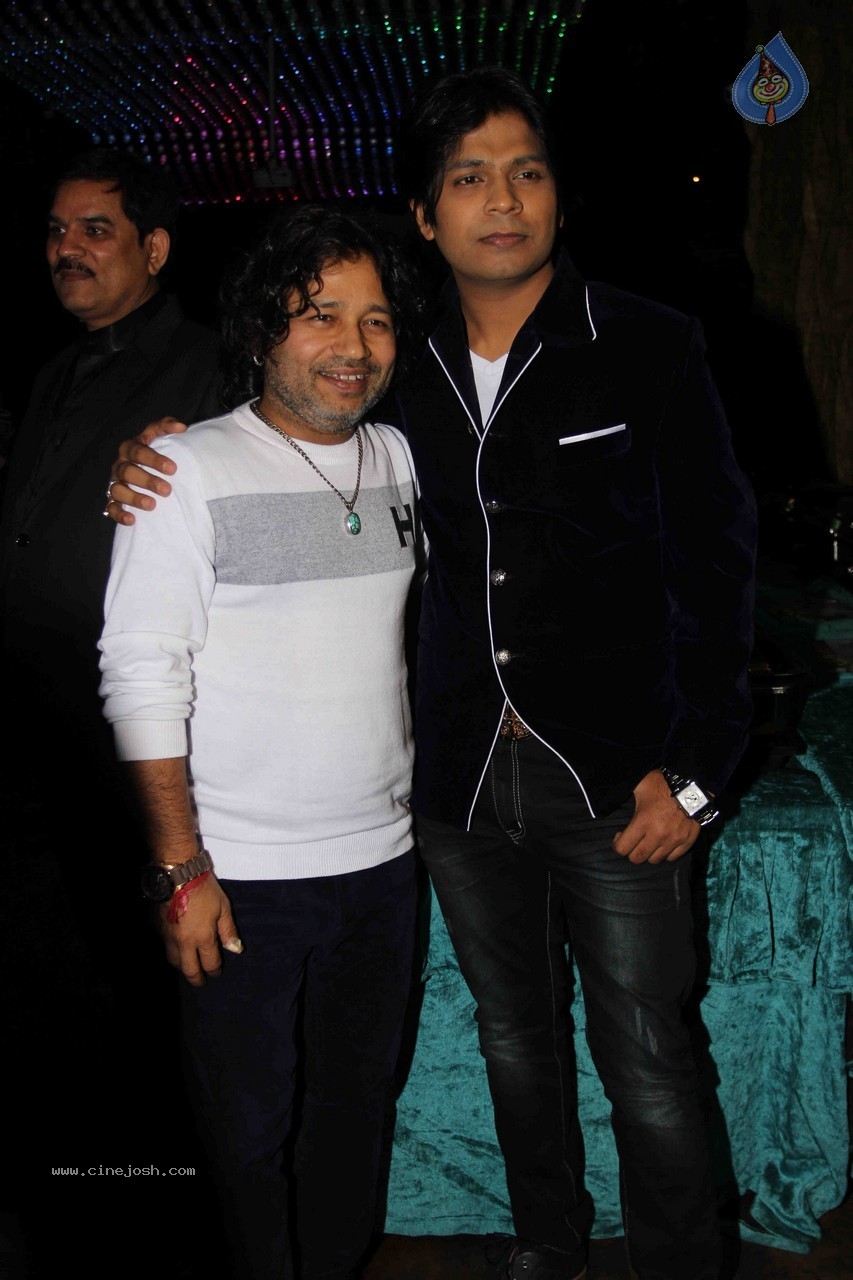 Singer Ankit Tiwari Bday Party - 26 / 64 photos