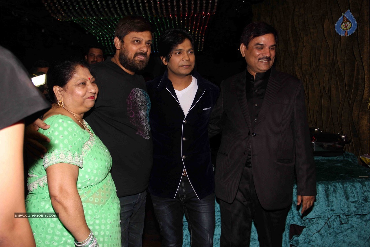 Singer Ankit Tiwari Bday Party - 28 / 64 photos