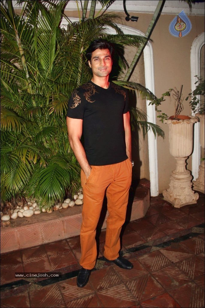 Singer Mika Birthday Bash - 27 / 37 photos