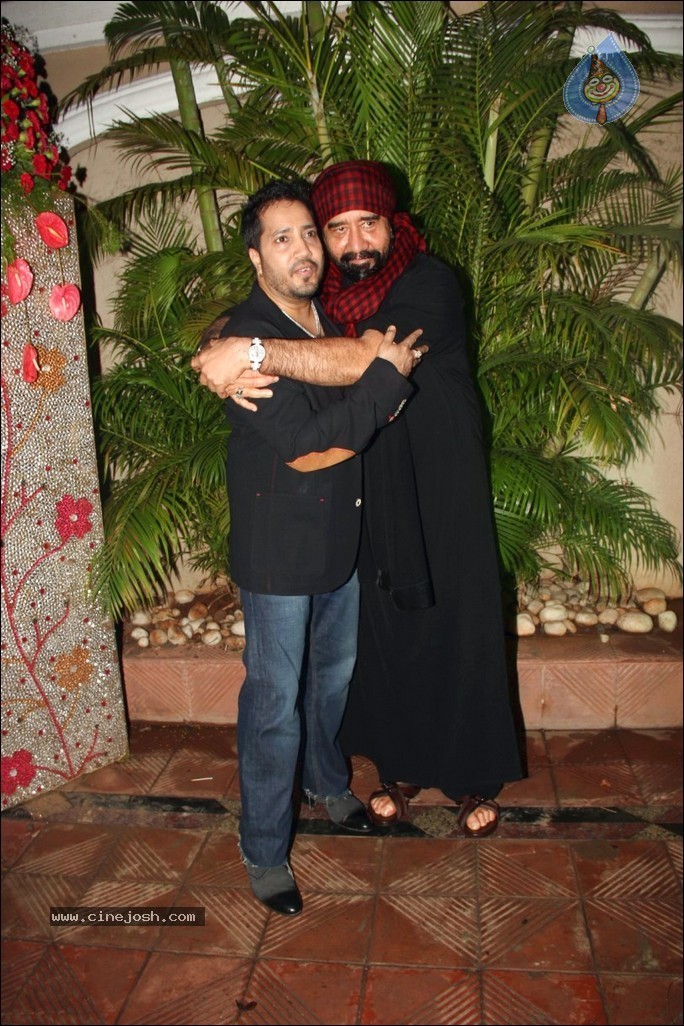 Singer Mika Birthday Bash - 29 / 37 photos