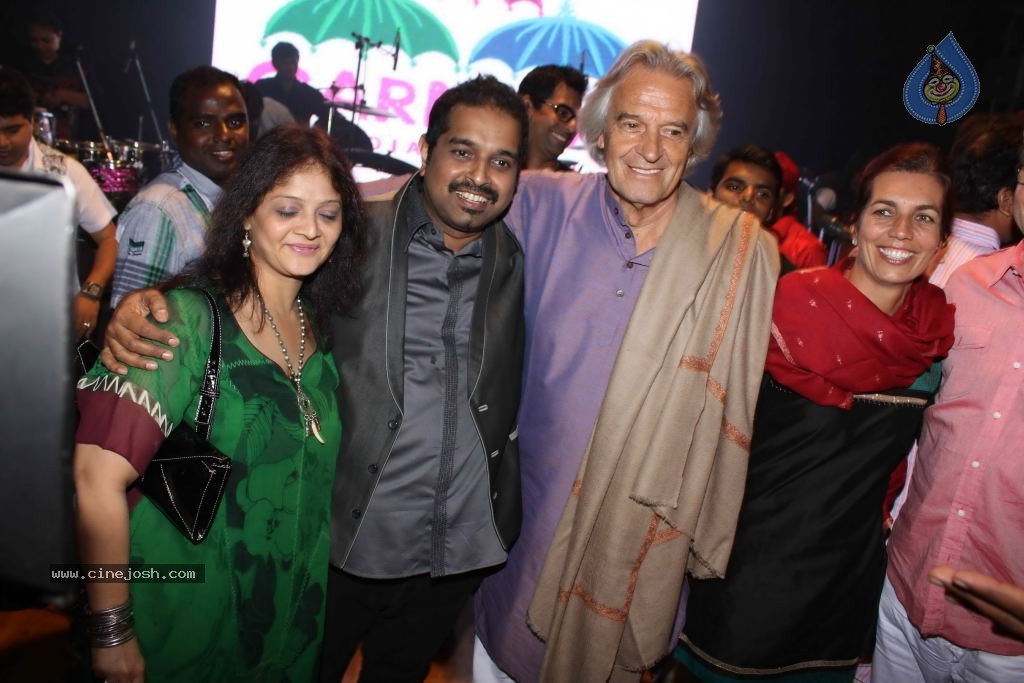 Singers at Kings in Concert Event - 23 / 43 photos