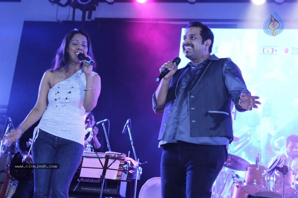 Singers at Kings in Concert Event - 24 / 43 photos