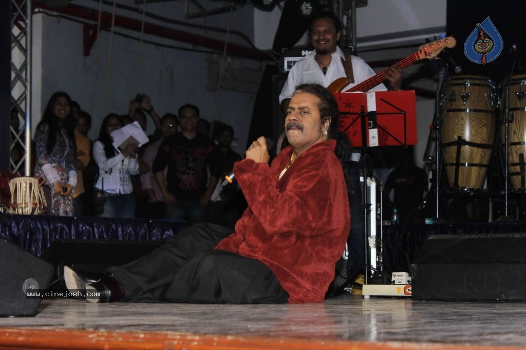 Singers at Kings in Concert Event - 34 / 43 photos