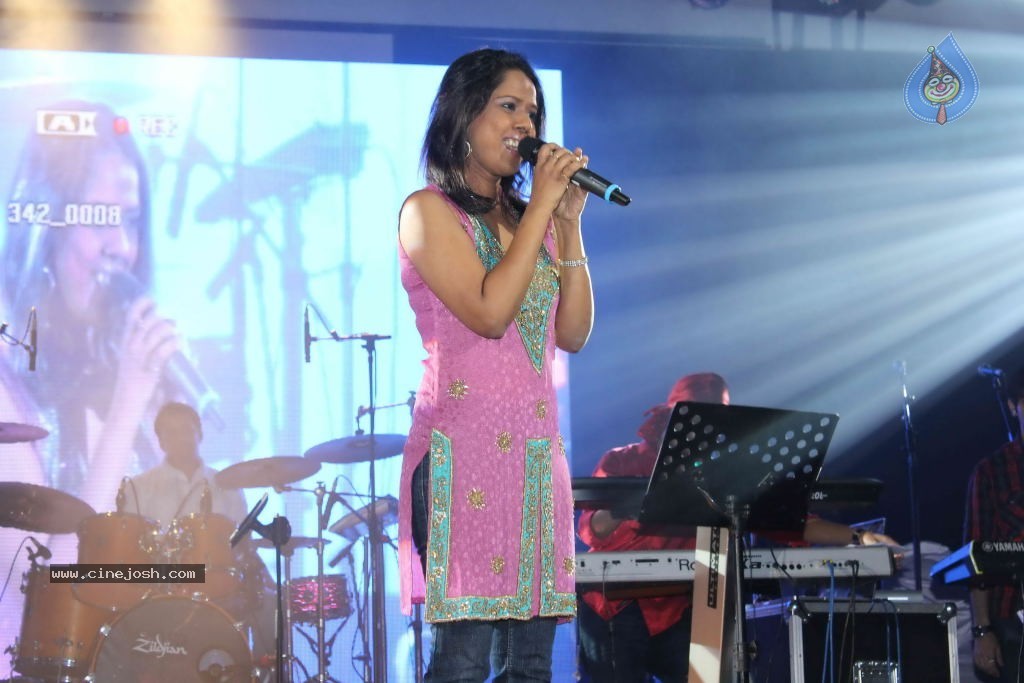 Singers at Kings in Concert Event - 41 / 43 photos