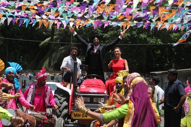 Singh is Bling Trailer Launch - 35 / 42 photos