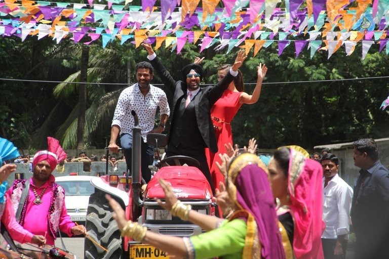 Singh is Bling Trailer Launch - 37 / 42 photos