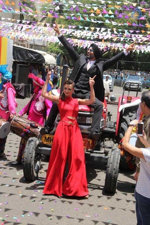 Singh is Bling Trailer Launch - 38 / 42 photos