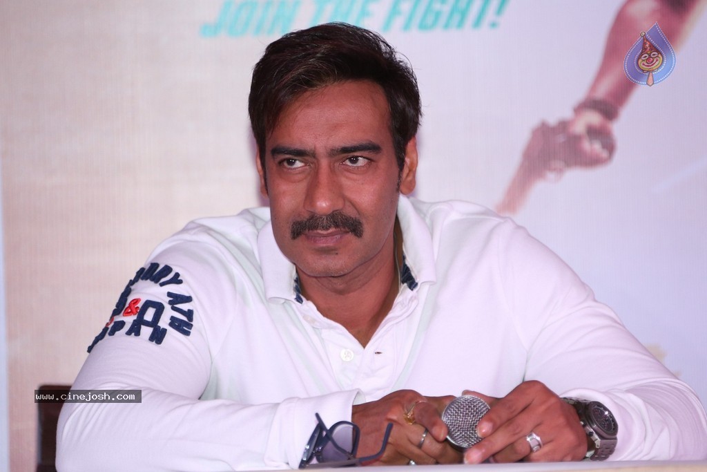 Singham Returns Promotional Event - 106 / 129 photos