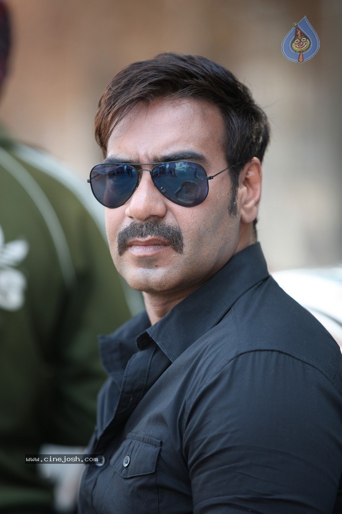 Singham Returns Stills - 32 / 42 photos