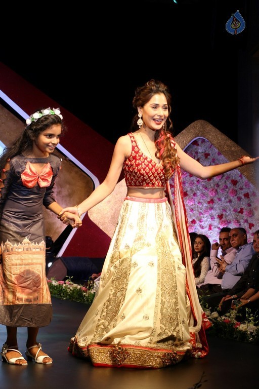 Smile Foundation 11th Edition Of Ramp For Champs - 48 / 63 photos