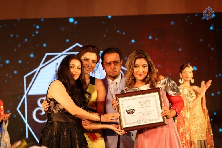 Society Icon Awards 2016 - 24 / 42 photos