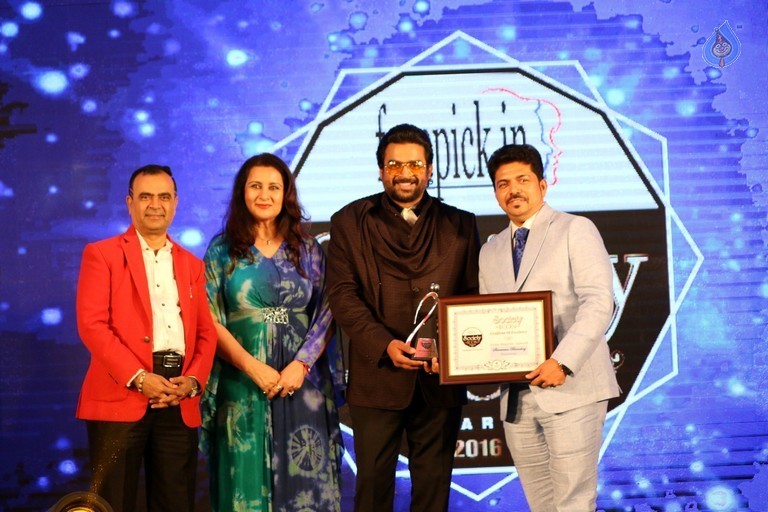 Society Icon Awards 2016 - 31 / 42 photos