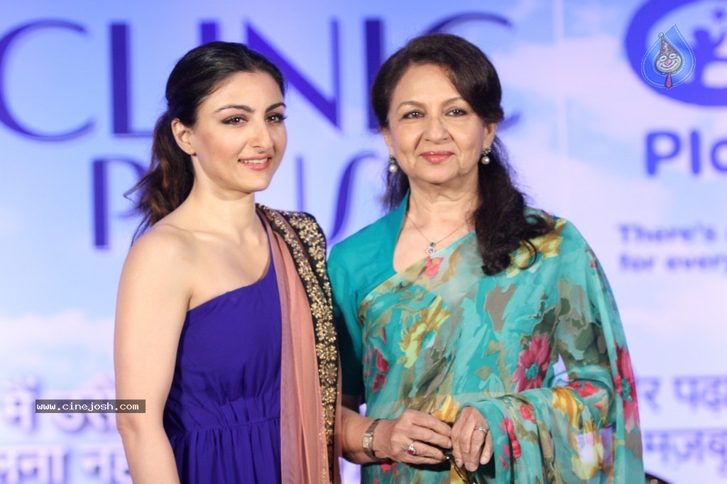 Soha Ali Khan at Clinic Plus Event - 41 / 52 photos