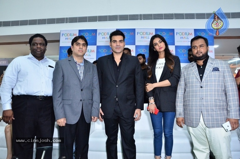 Sohail Chouhan Inaugurate Game zone and Restaurant - 14 / 41 photos