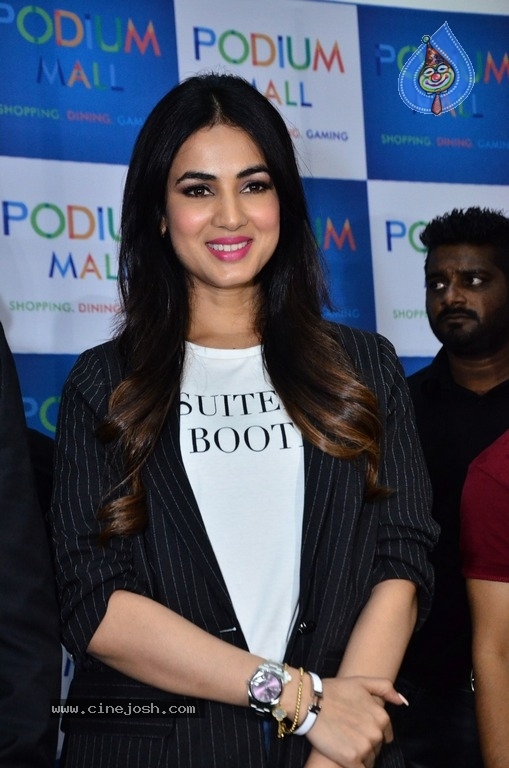 Sohail Chouhan Inaugurate Game zone and Restaurant - 25 / 41 photos