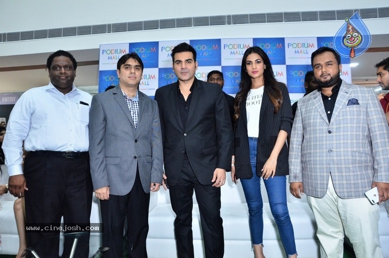 Sohail Chouhan Inaugurate Game zone and Restaurant - 28 / 41 photos