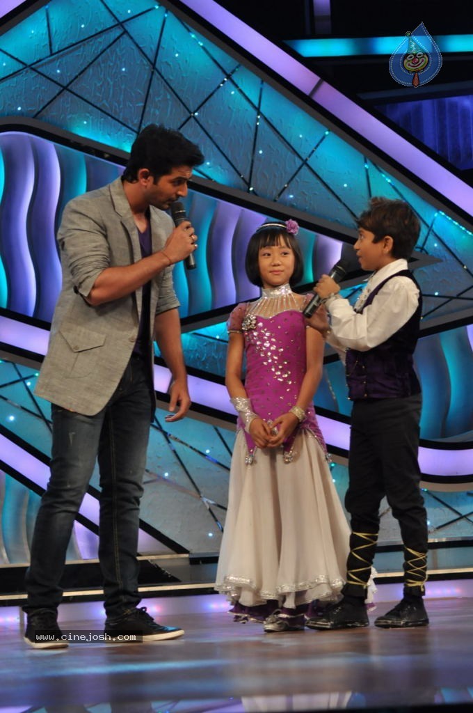 Sonakshi Sinha at DID Lil Masters - 18 / 31 photos