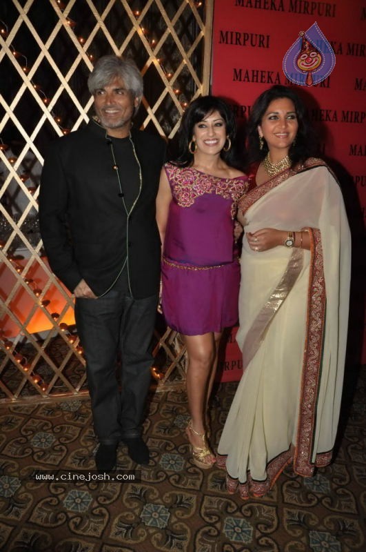 Sonakshi Sinha at Maheka Mirpuri Show - 28 / 61 photos