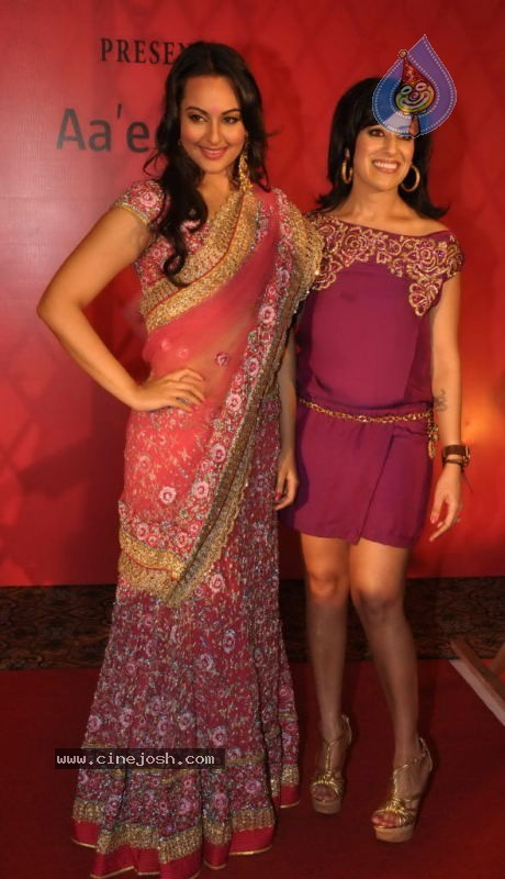 Sonakshi Sinha at Maheka Mirpuri Show - 42 / 61 photos