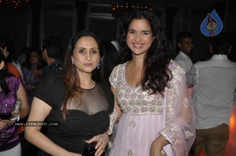 Sonakshi Sinha at Maheka Mirpuri Show - 47 / 61 photos