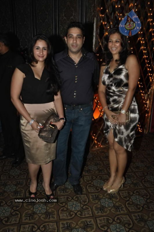 Sonakshi Sinha at Maheka Mirpuri Show - 49 / 61 photos