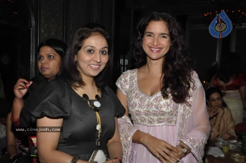 Sonakshi Sinha at Maheka Mirpuri Show - 53 / 61 photos