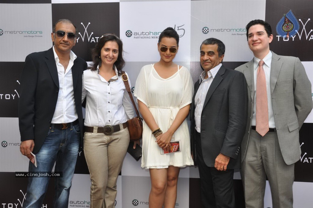 Sonakshi Sinha at Metro Motors Event - 28 / 54 photos
