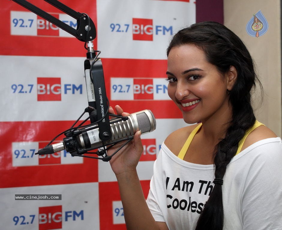 Sonakshi Sinha at Rowdy Rathore Movie Promotes 92.7 BIG FM - 13 / 14 photos