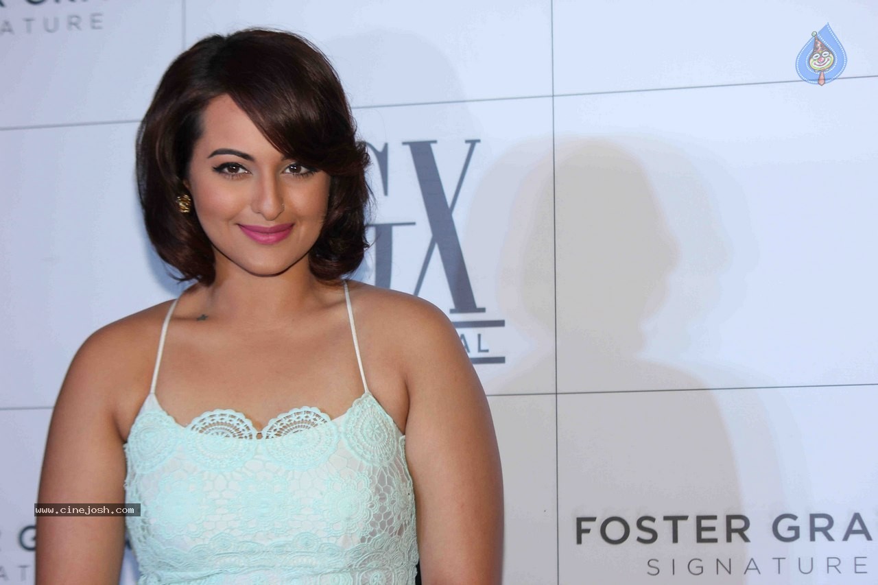 Sonakshi Sinha Launches Foster Grants Eyewear - 12 / 27 photos