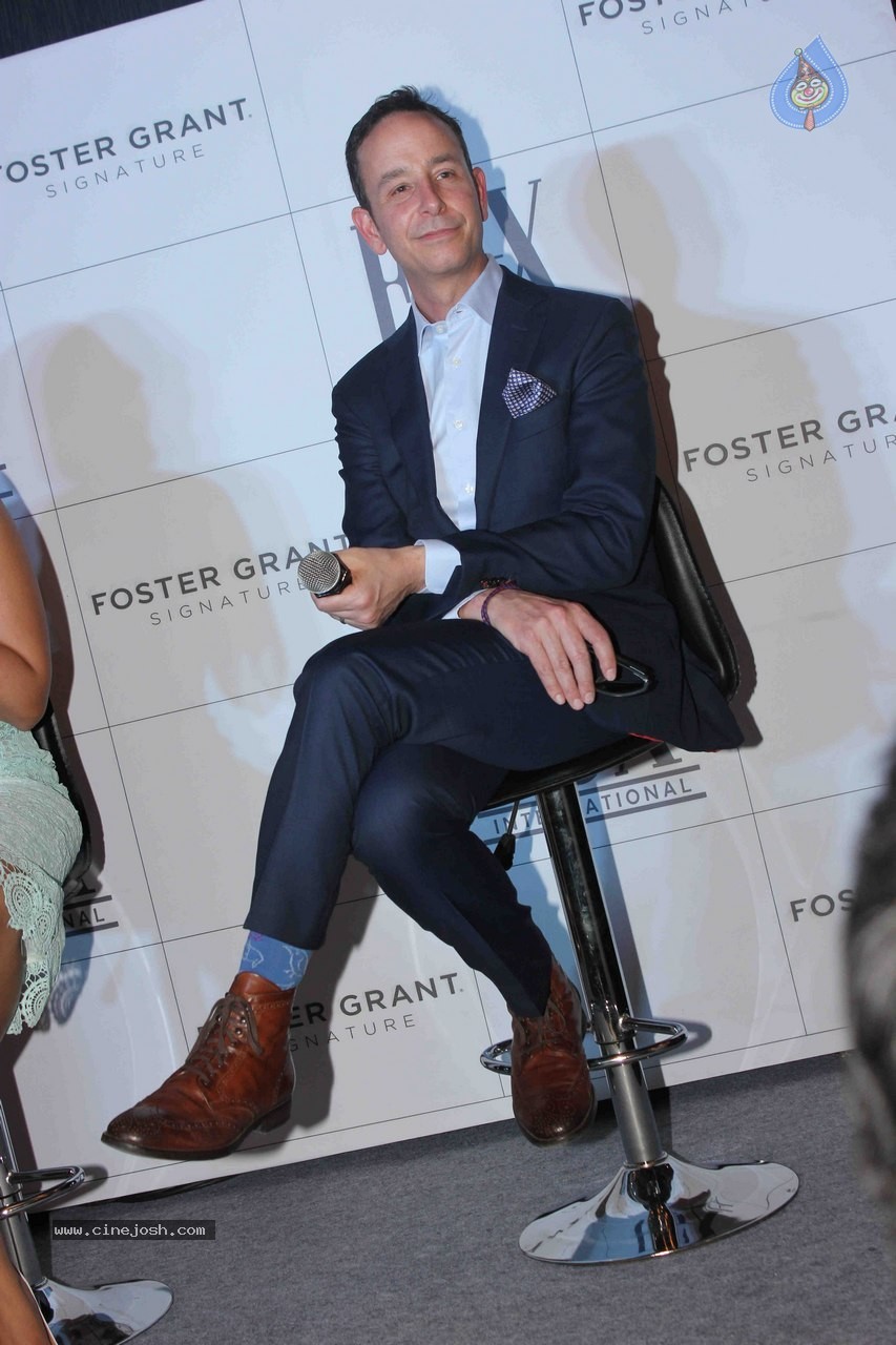 Sonakshi Sinha Launches Foster Grants Eyewear - 13 / 27 photos