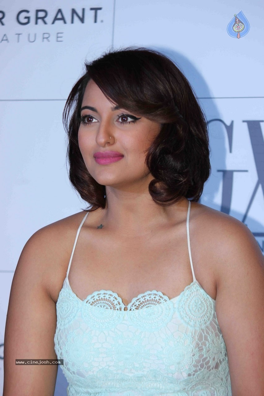 Sonakshi Sinha Launches Foster Grants Eyewear - 17 / 27 photos