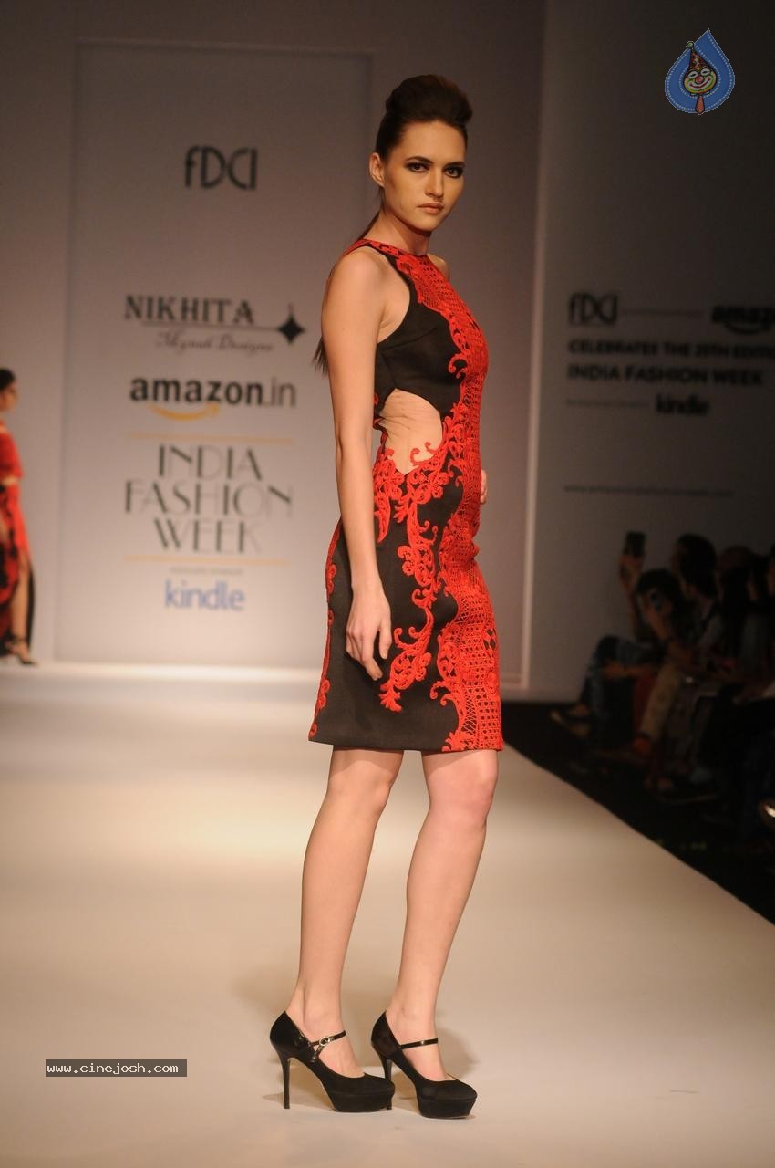 Sonal Chauhan Showstopper at AIFW - 23 / 49 photos