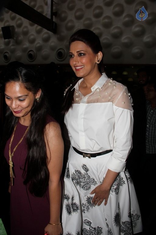 Sonali Bendre at Oriflame Event - 14 / 21 photos