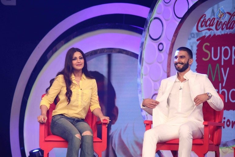 Sonali Bendre at Support My School Campaign  - 16 / 37 photos