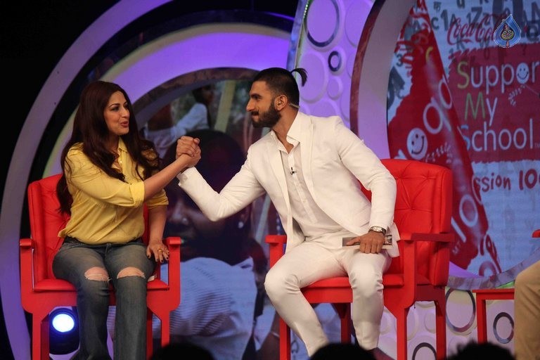 Sonali Bendre at Support My School Campaign  - 19 / 37 photos