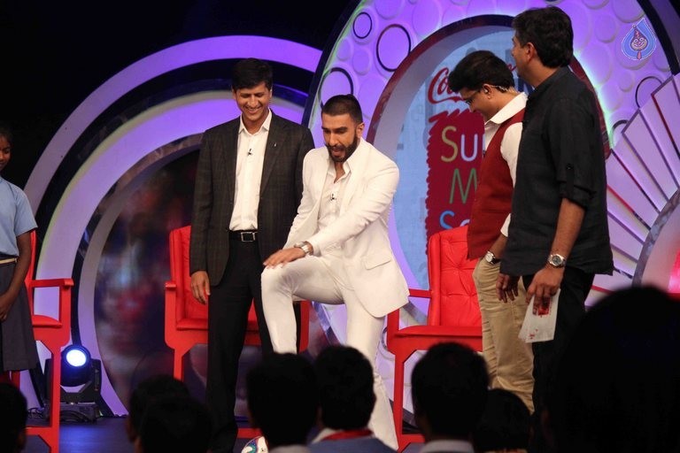 Sonali Bendre at Support My School Campaign  - 23 / 37 photos