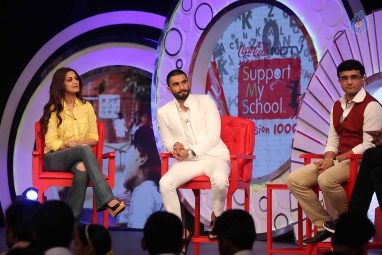 Sonali Bendre at Support My School Campaign  - 25 / 37 photos